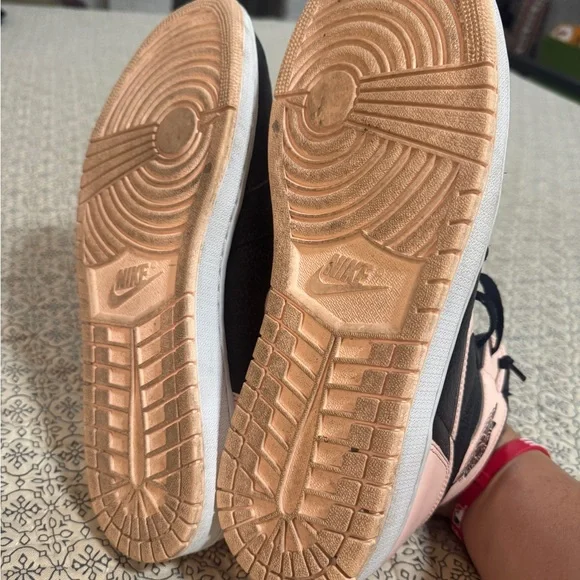 Nike Air Jordan 1 High OG sz13 Black and Crimson Tint - Picture 6 of 7